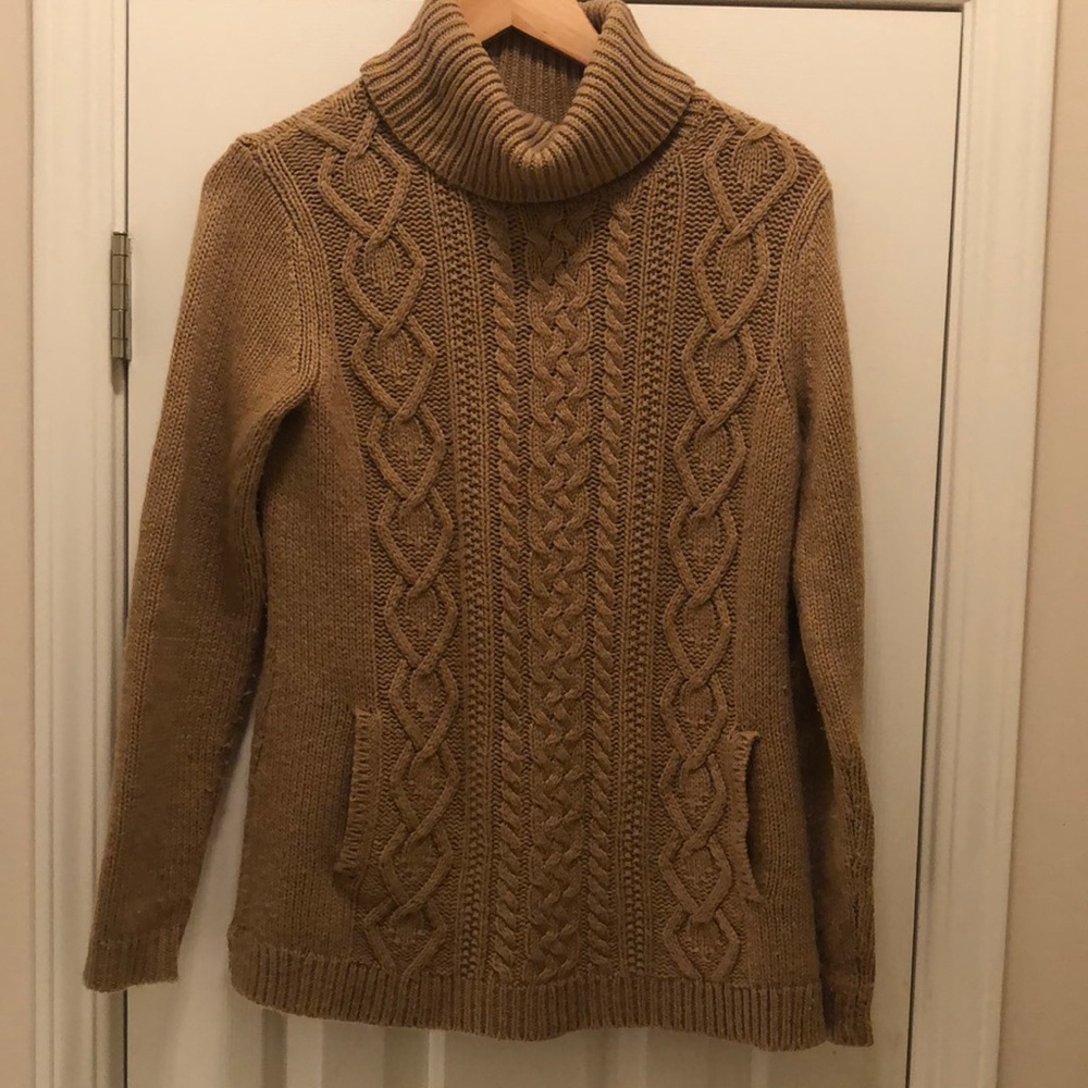 Vineyard Vines sweater